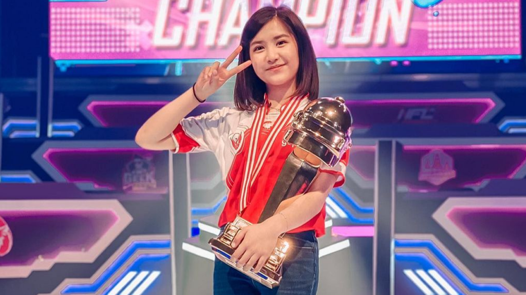 5 Atlet Esports Wanita Yang Berkompetisi Melawan Pria