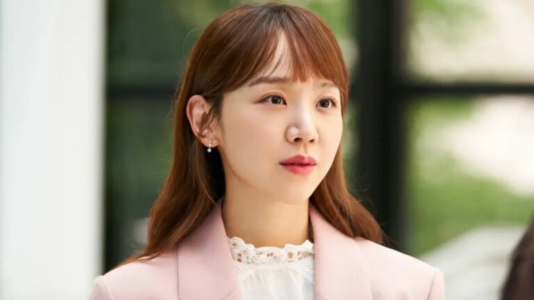 Setelah Hiatus dari Layar Lebar, Shin Hye-sun Siap Comeback